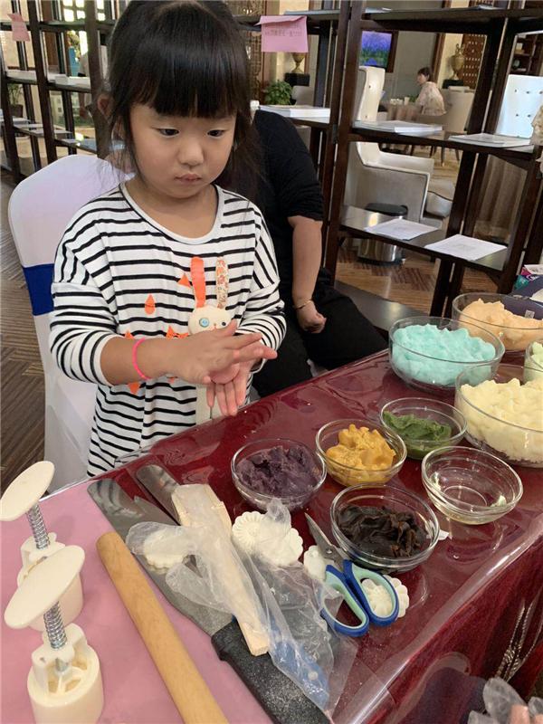 情系中秋，樂享團圓——君河灣社區冰皮月餅制作活動圓滿落幕